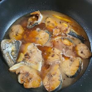 萝卜烧鲅鱼的做法 步骤4