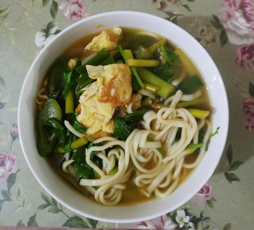 露丝cc做的鸡蛋汤面条