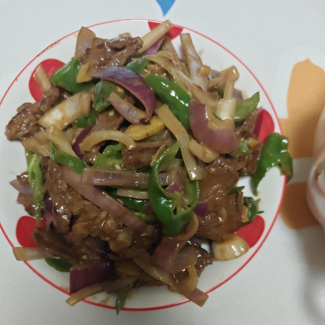 老少皆宜的一道“青椒洋葱爆炒牛肉”