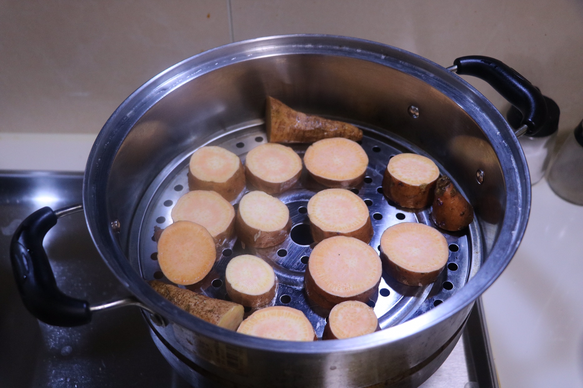减脂餐 之鸡蛋虾卷红薯藜麦饼 制作简易低热量的做法 步骤2