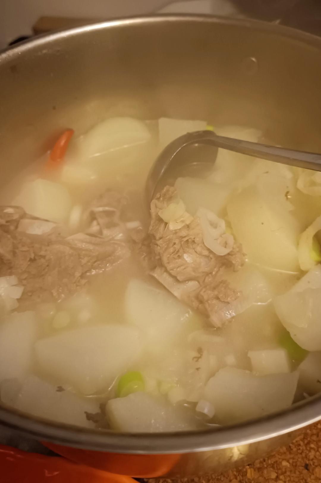 羊蝎子炖白萝卜
