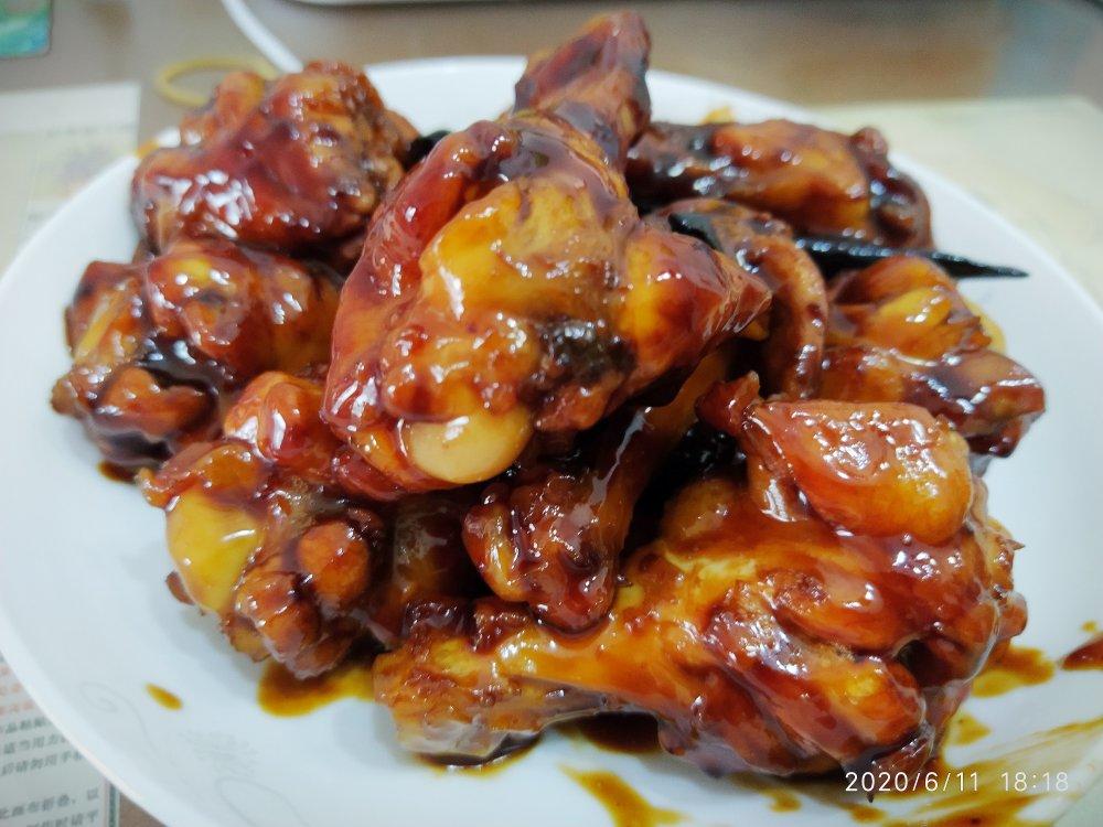红烧翅根又称蜜汁鸡翅