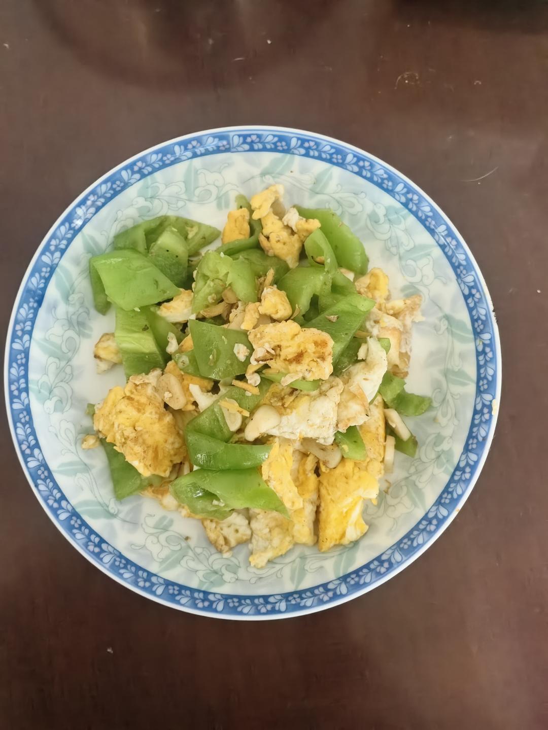 厨师长教你：“青椒炒鸡蛋”的家常做法 ,非常下饭