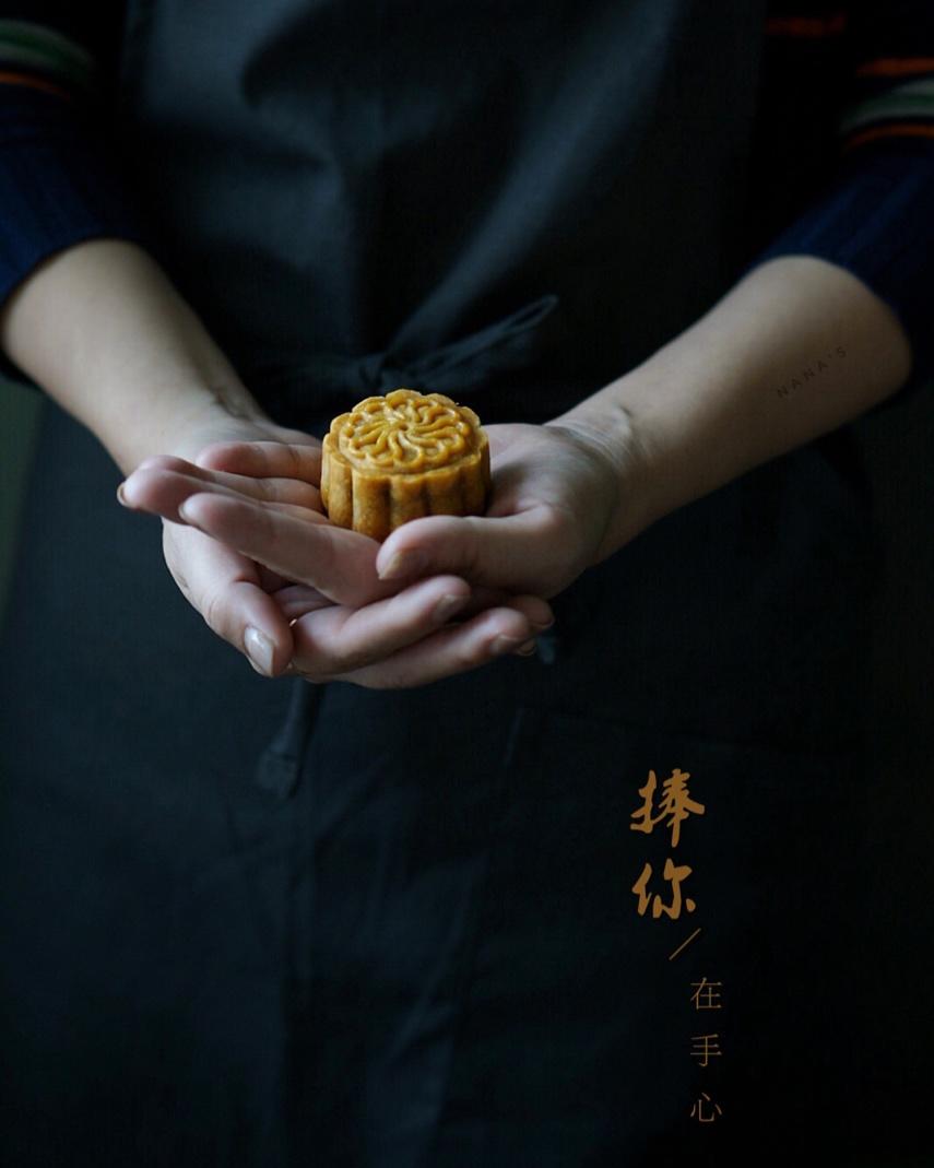 广式月饼－－蛋黄豆沙月饼