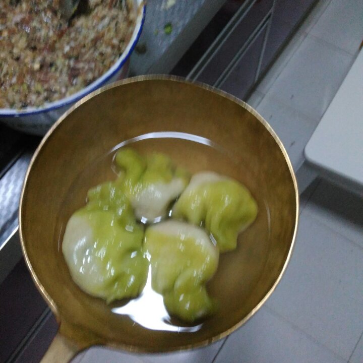 翡翠白玉白菜饺子详细版（附翡翠白玉白菜饺子包法，翡翠白玉饺子皮两种制法，面包机和面，翡翠白玉烧卖，各种馅料搭配）