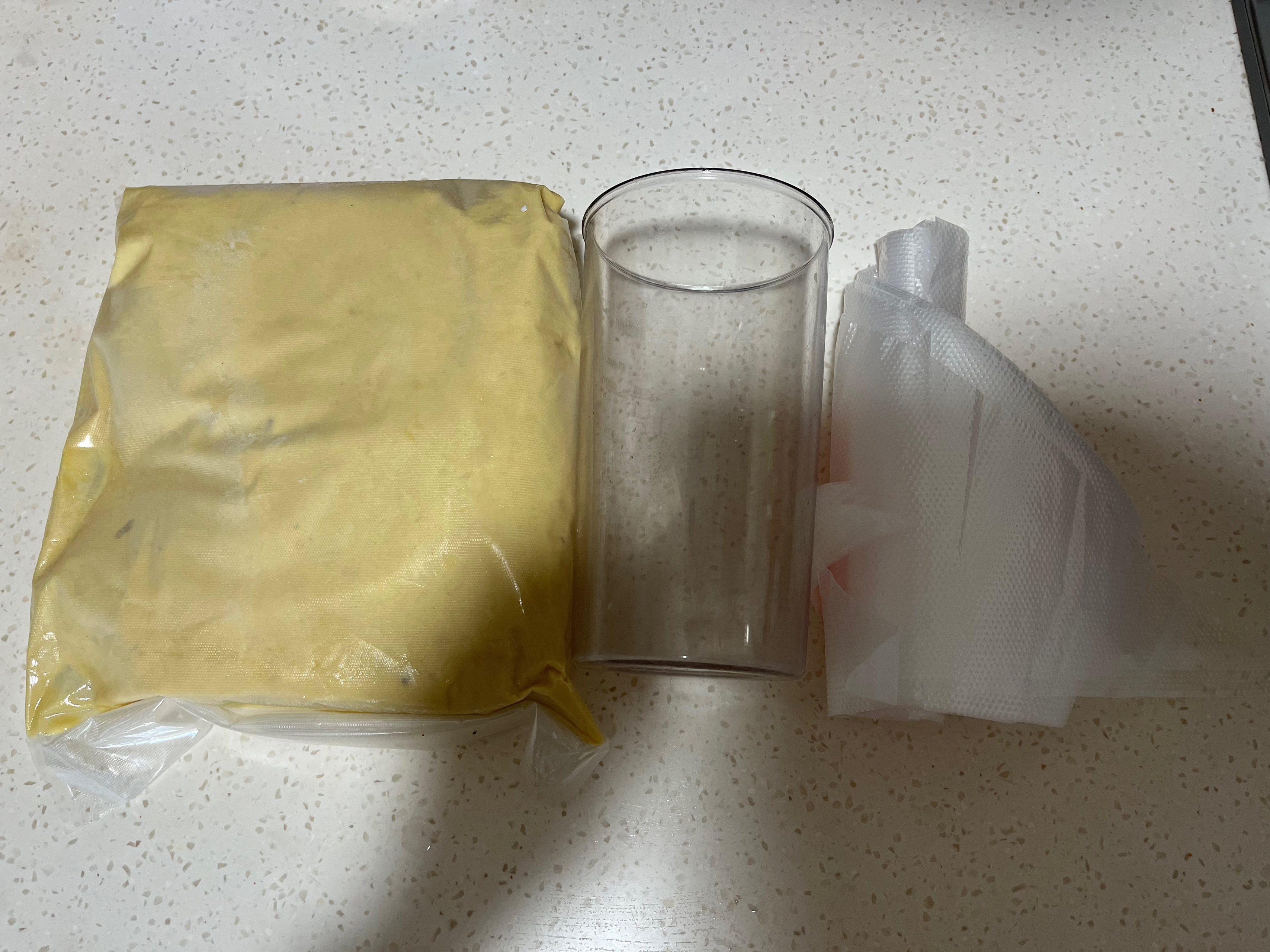 生鲜榴莲果泥(不脏手)分袋保鲜方法的做法 步骤3