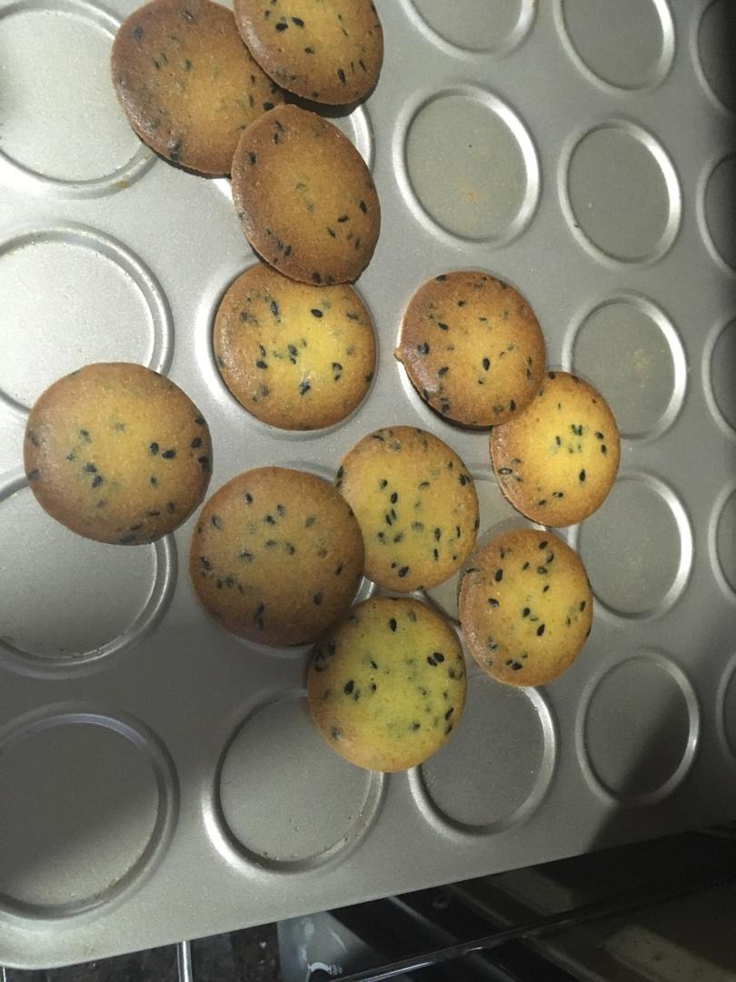 小时候的味道 — 芝麻鸡蛋薄脆饼干