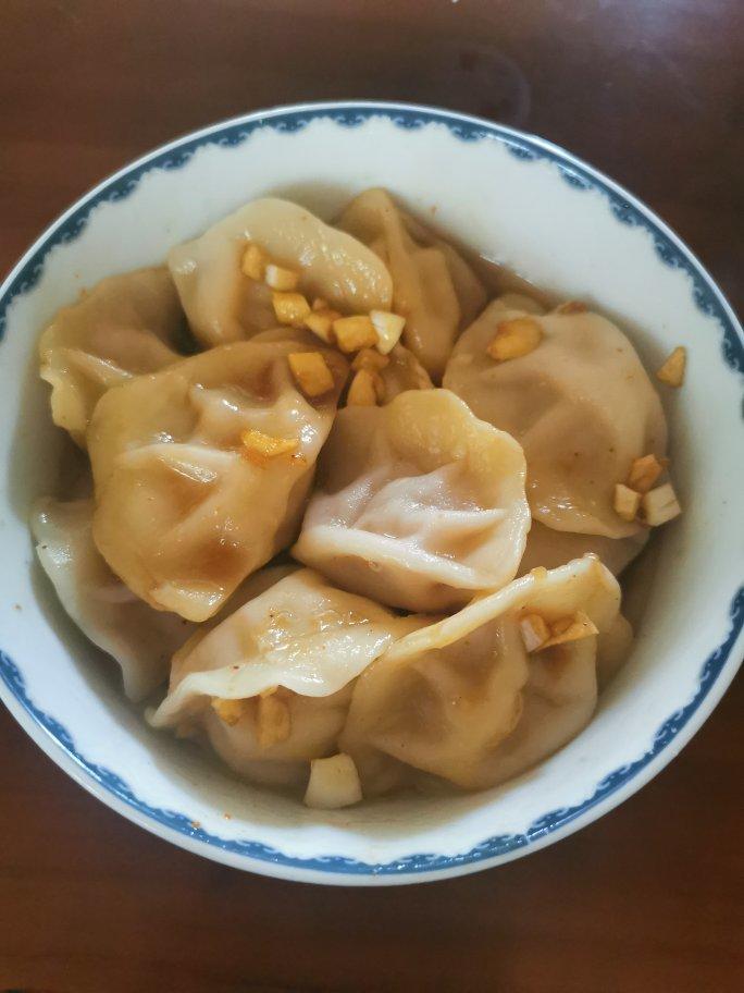 5分钟搞定‼️百吃不厌💥超开胃的酸辣饺子