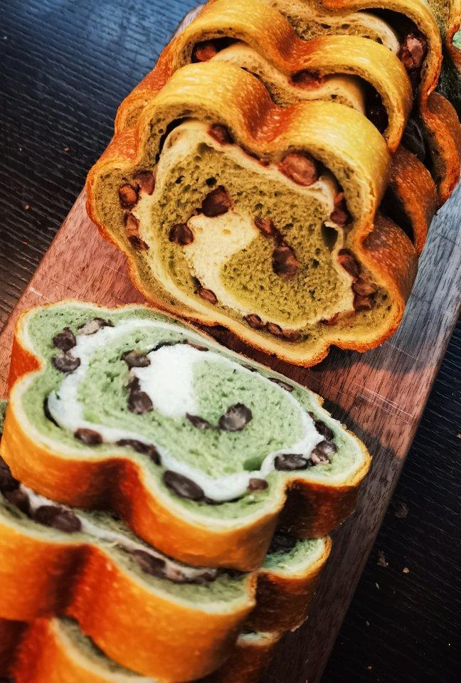 抹茶红豆心形北海道吐司