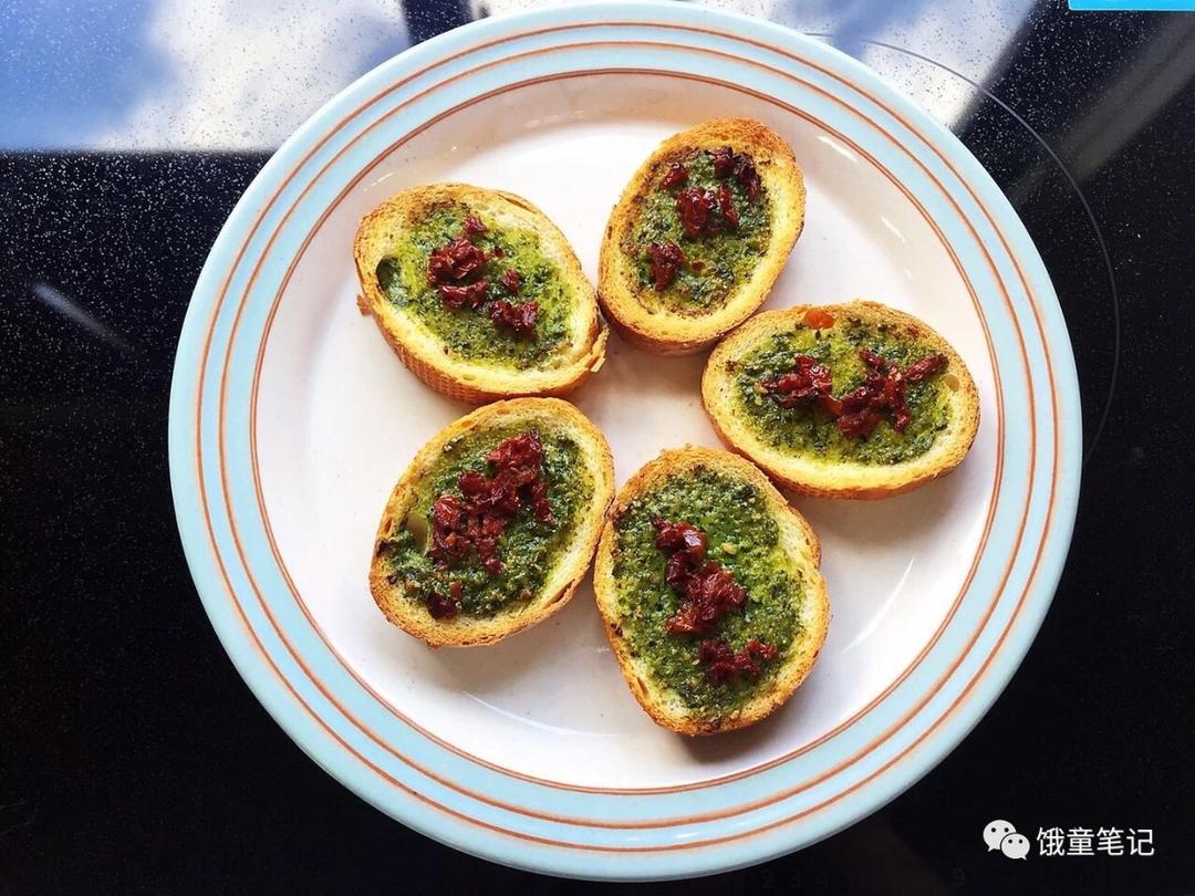 法棍佐青酱番茄干的做法