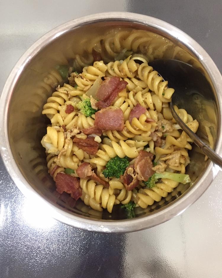 开胃缤纷螺丝意面