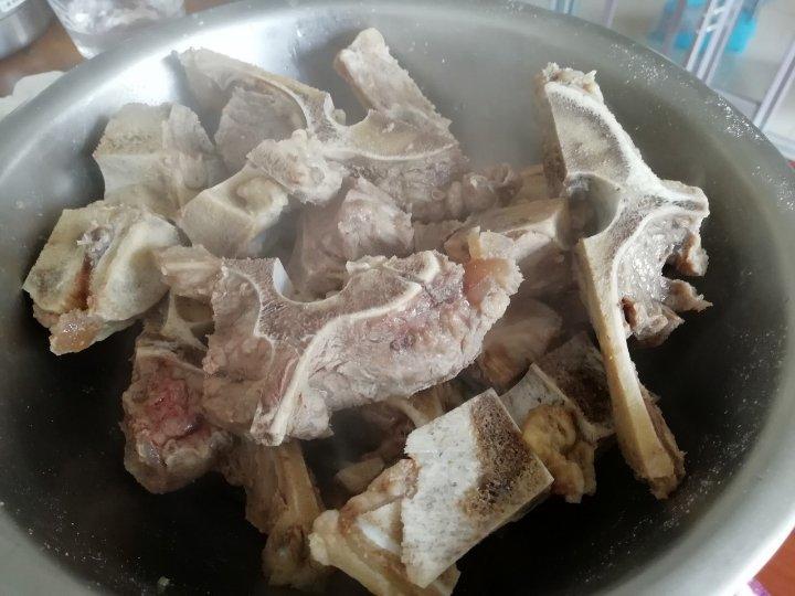 萝卜牛骨汤