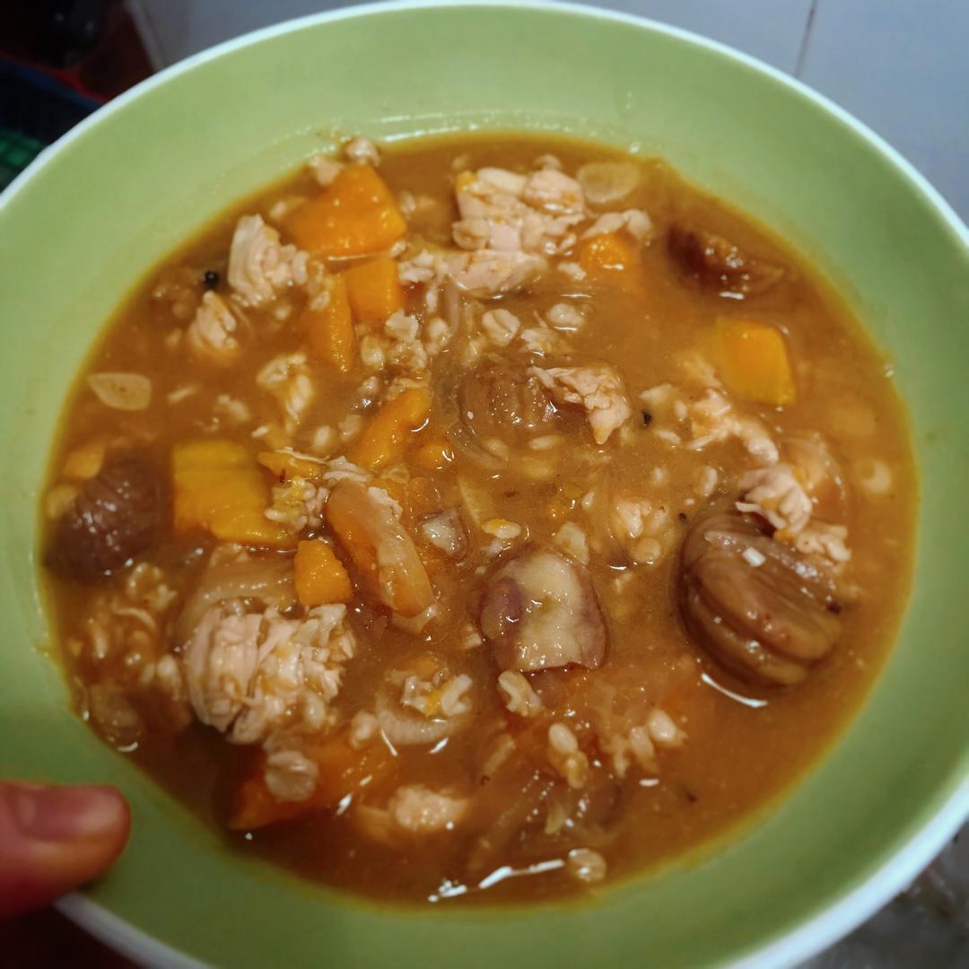 南瓜栗子鸡汤丨健康·三餐
