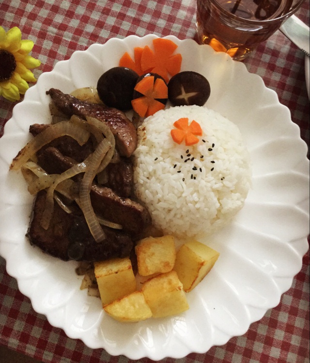 黑胡椒牛排饭