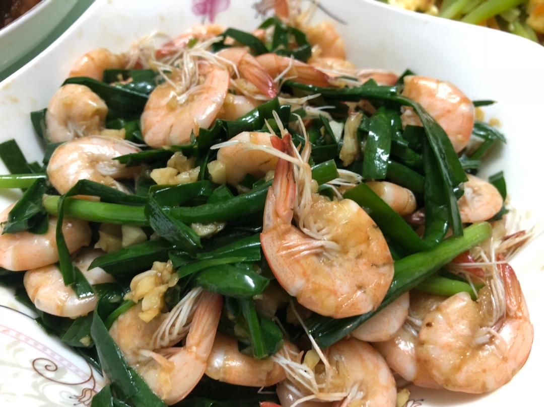 闻中家常海味一小白虾拌韭菜