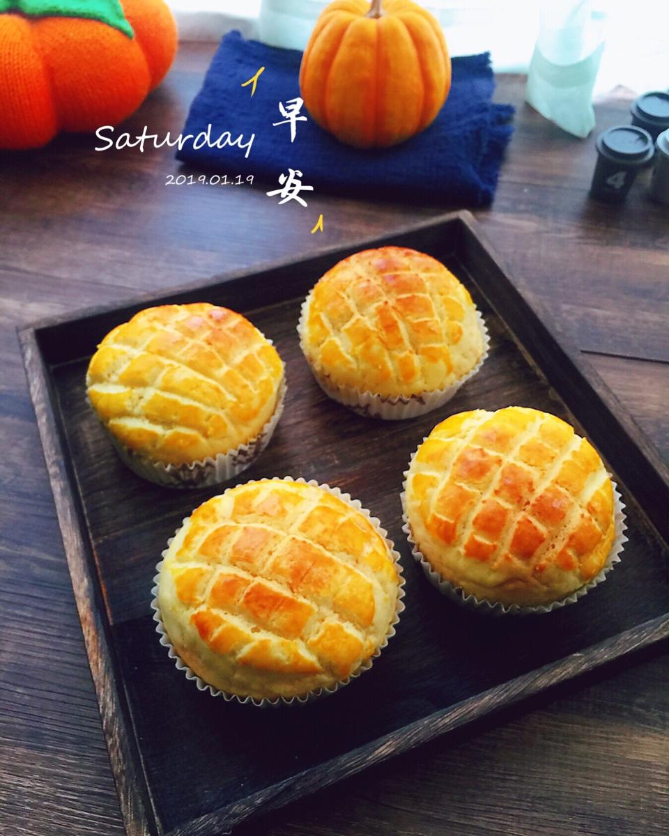 好吃到炸裂的港式菠萝包（附带制作酥皮的小视频）