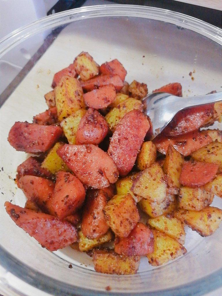 香辣过瘾的孜然土豆火腿，比路边摊还好吃