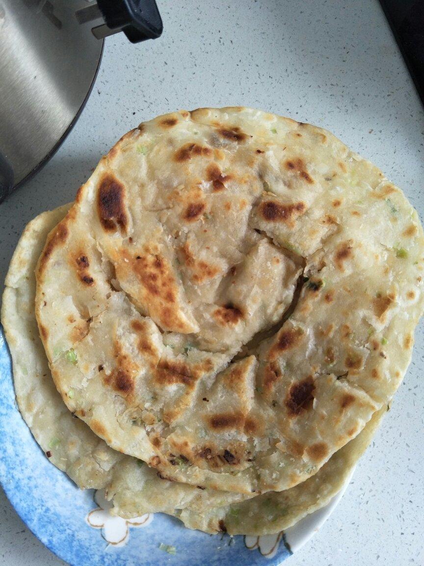 ajiu做的朴素的葱油饼(河南油馍)