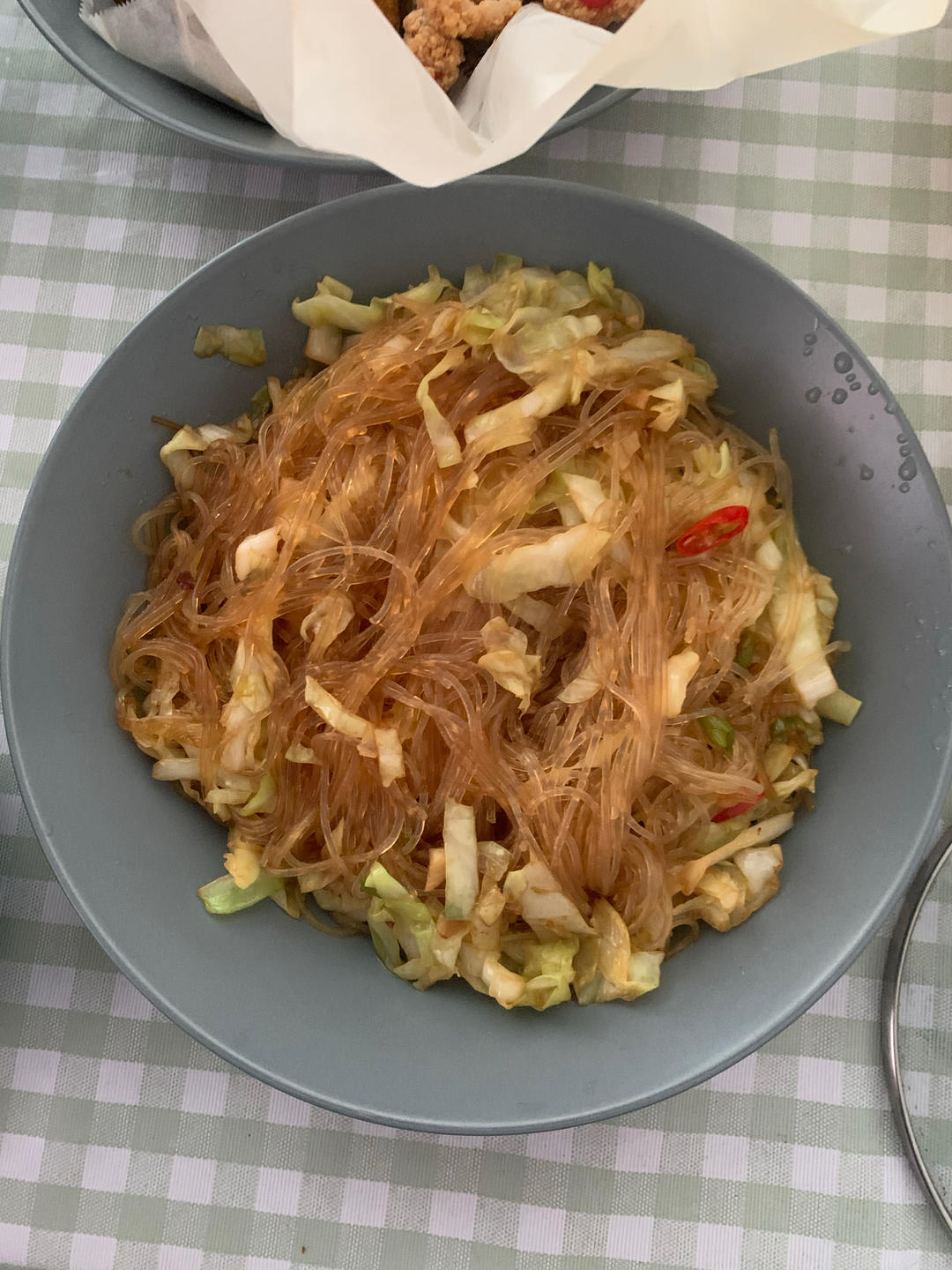 最近爱吃粉丝粉条～包菜炒粉丝