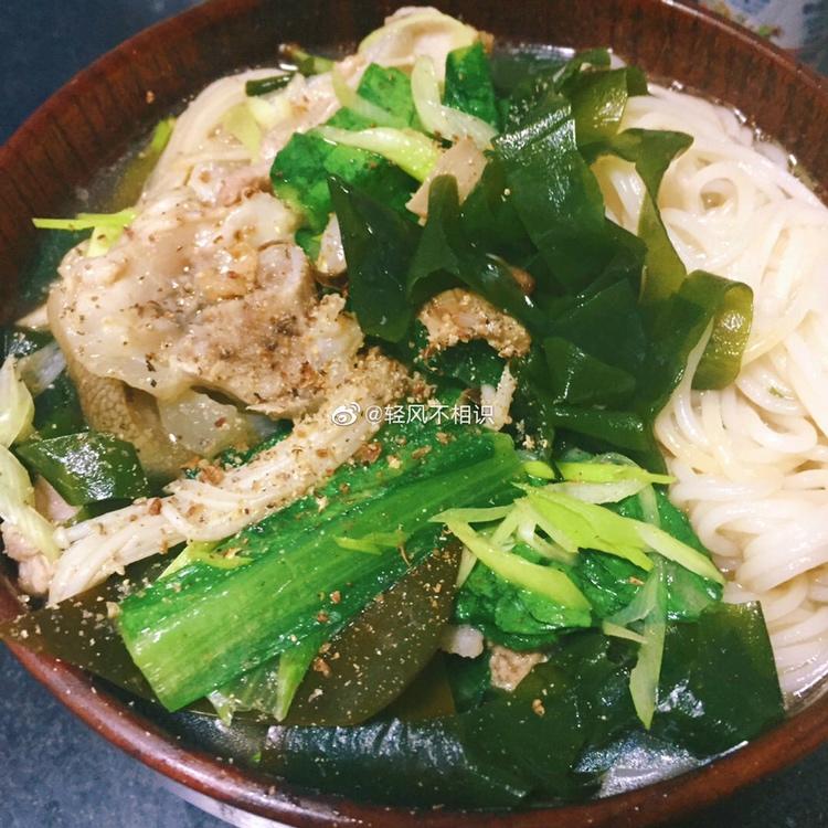 高湯（蹄花/雞湯）米線