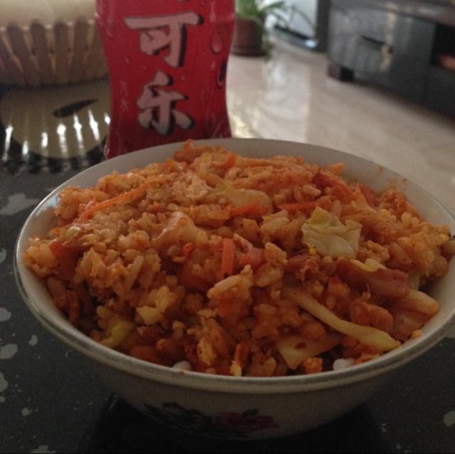 辣白菜炒饭的做法