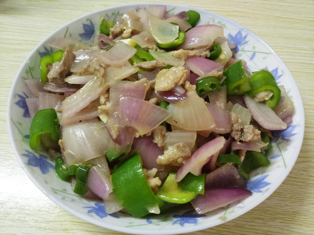 洋葱青椒炒肉