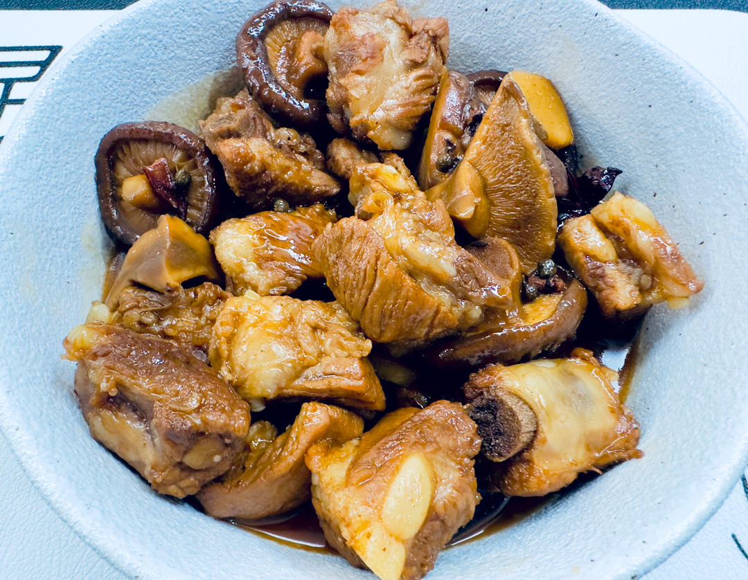 香菇比肉还好吃的红烧香菇排骨！