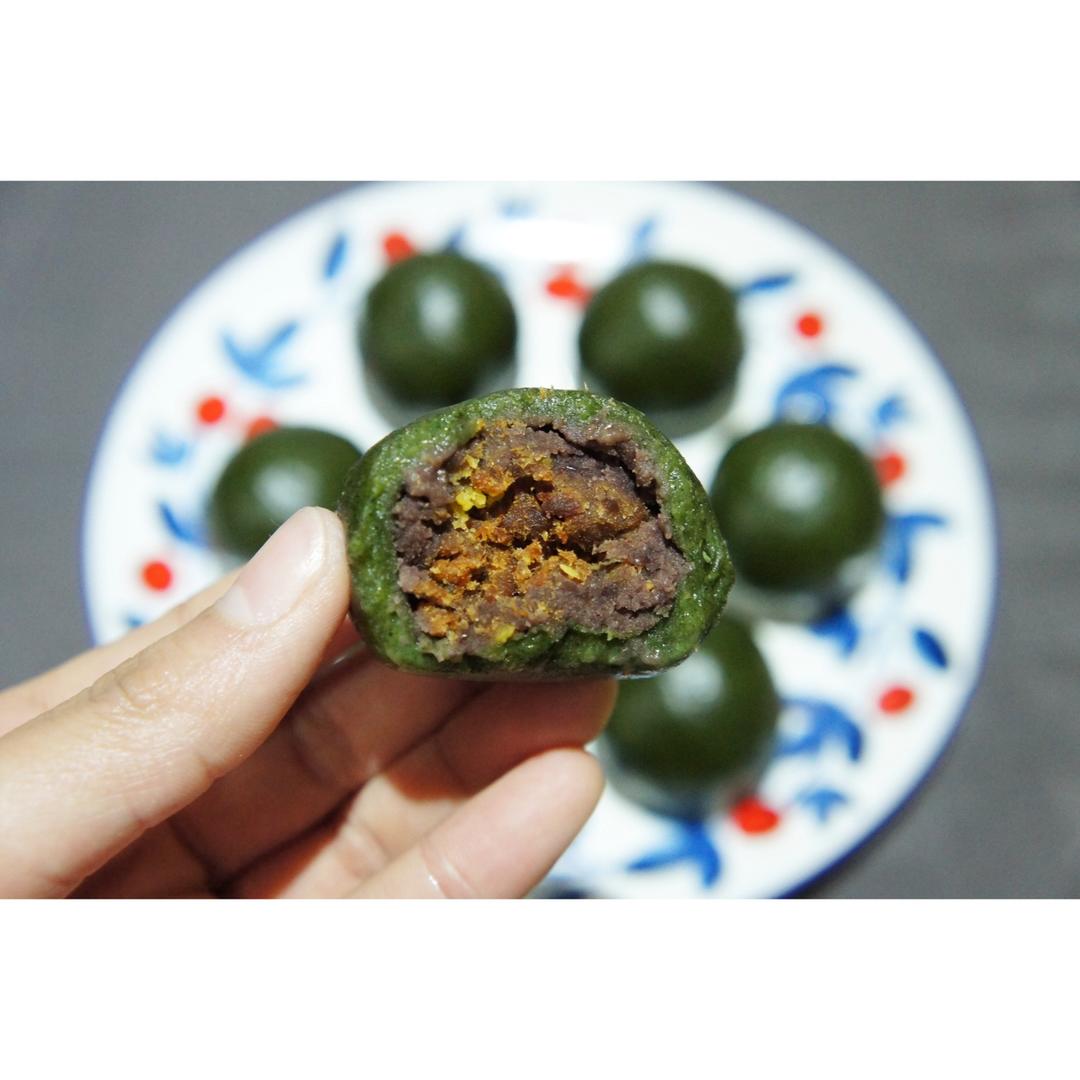 网红青团～～咸蛋黄肉松青团