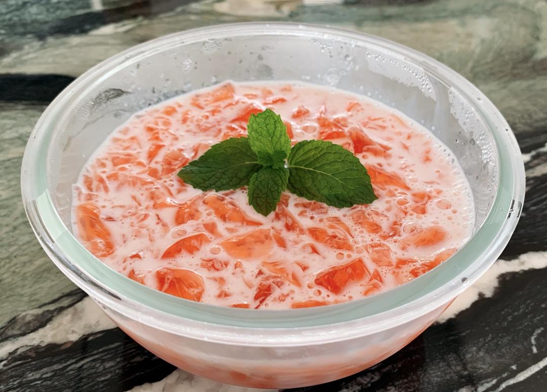 summers1qh做的清凉爽滑75高颜值78零难度成功草莓冻撞奶