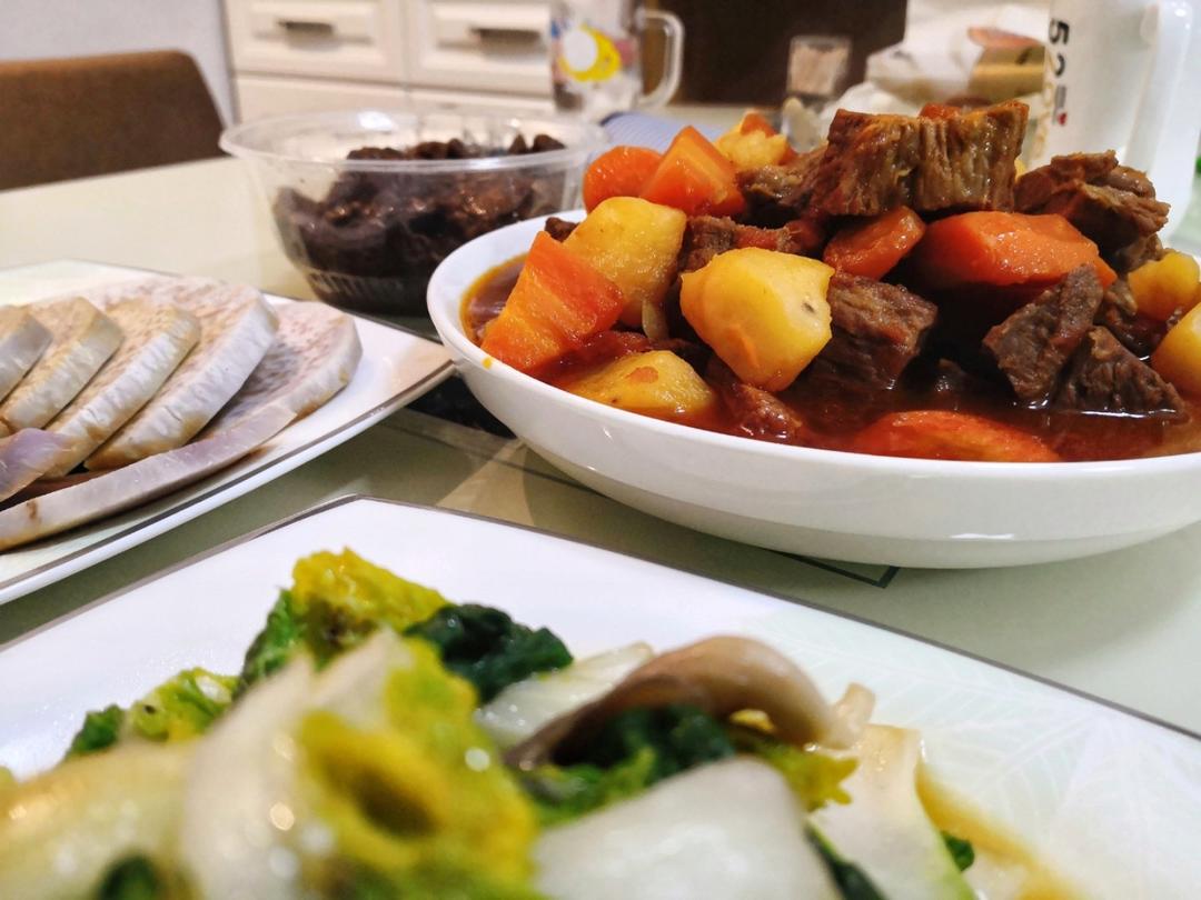 番茄土豆炖牛腩