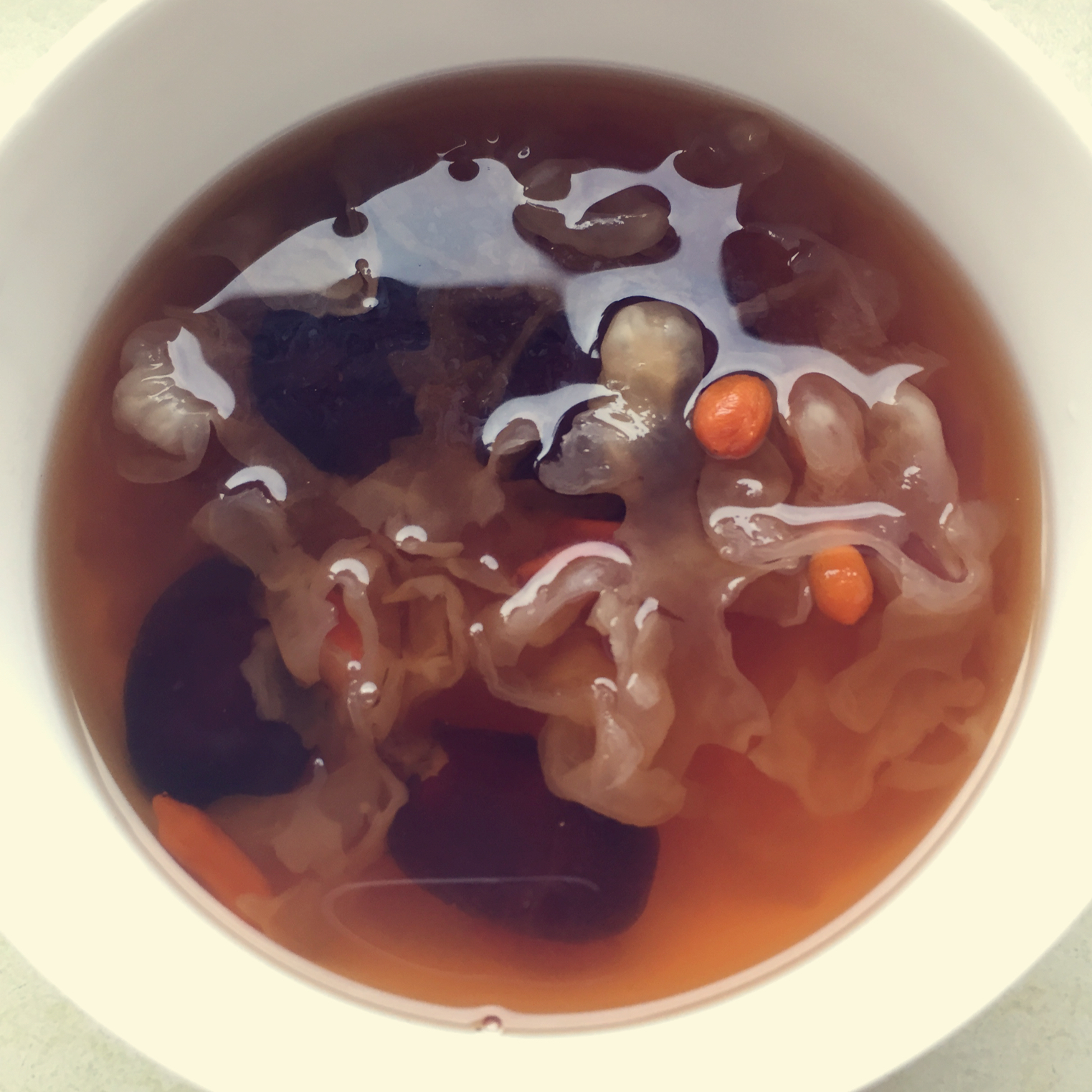 冰糖银耳红枣汤