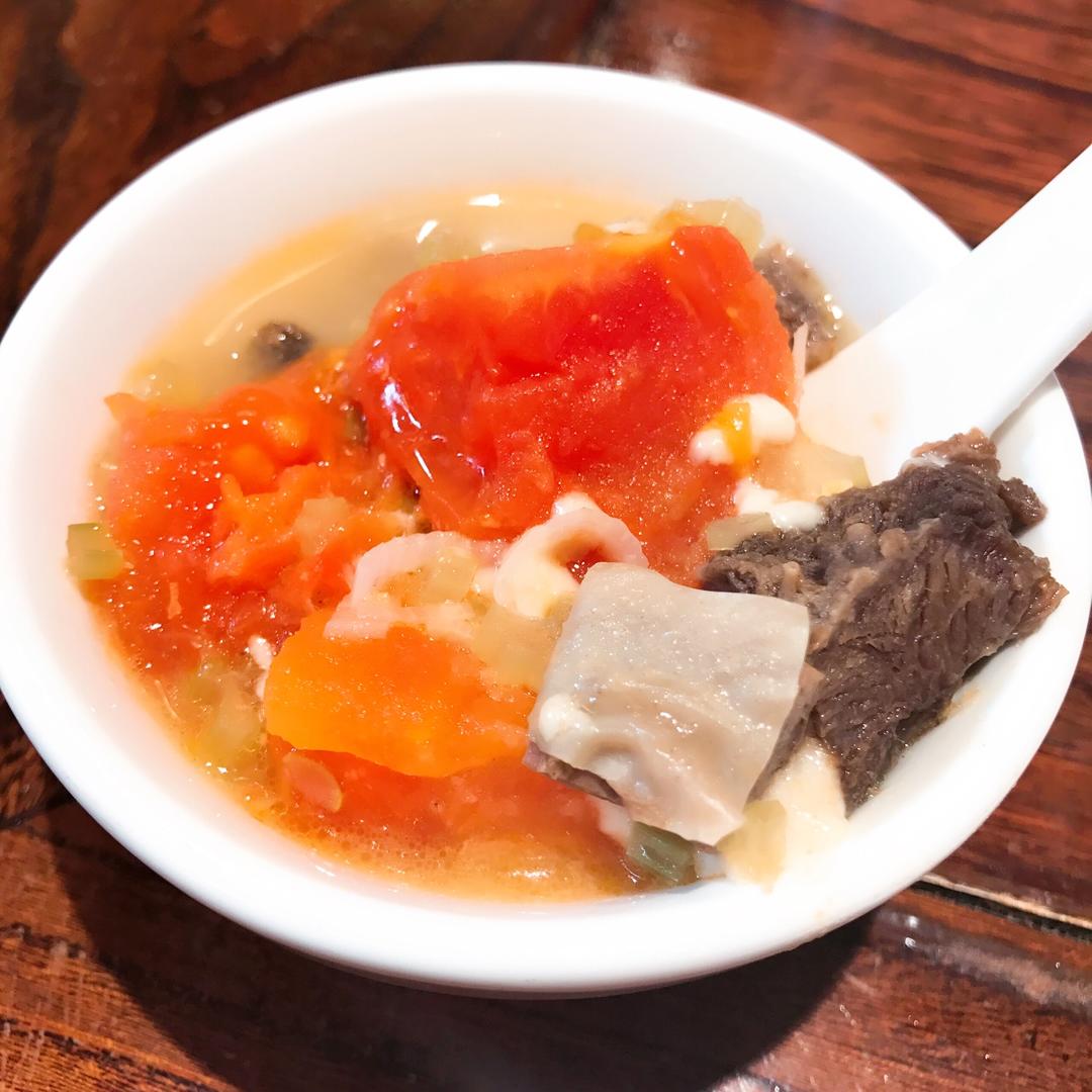 老丁的私房菜-番茄牛腩煲