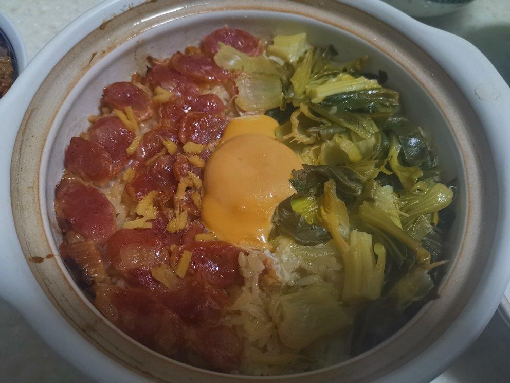广式腊味煲仔饭