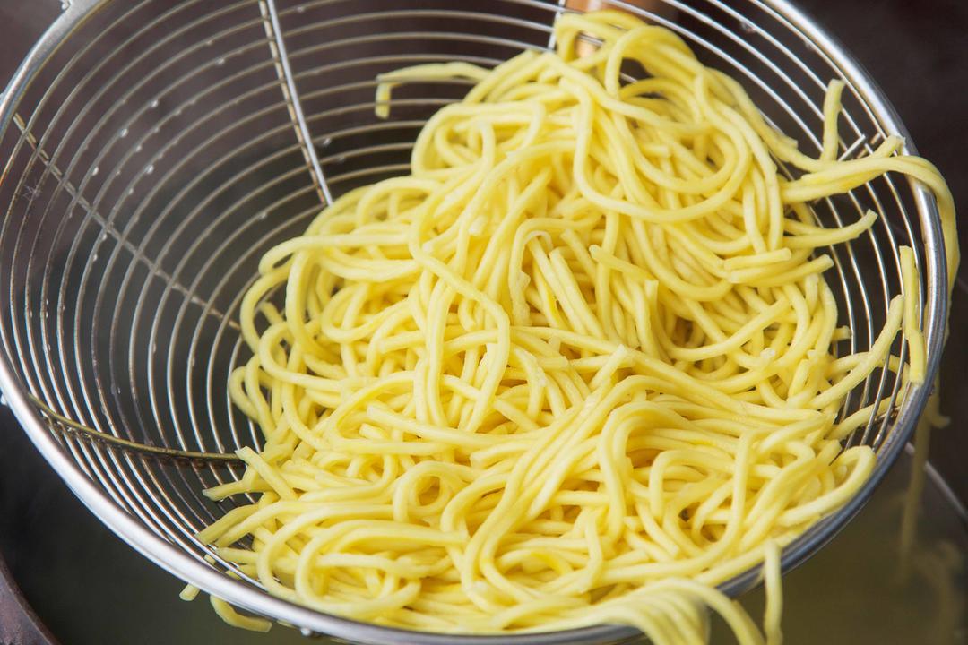 肉末酸豆角红油拌面【食材包操作说明】的做法 步骤1