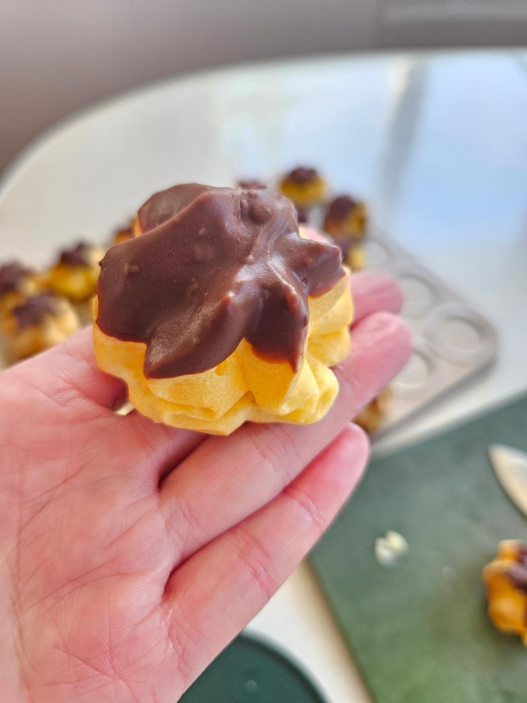 一口一个小巧可爱—迷你小泡芙