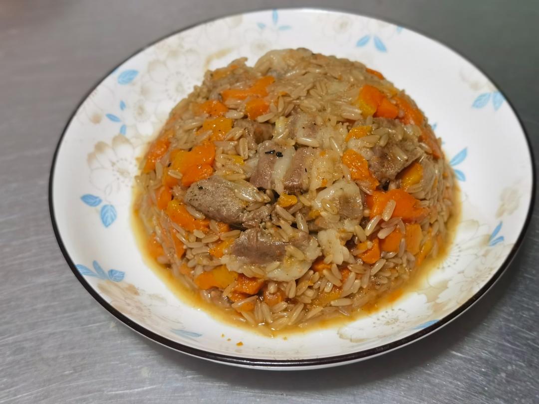 新疆羊排抓饭