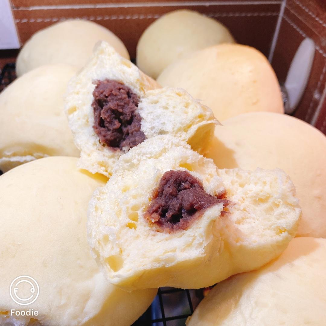 又美又暄软的——豆沙包！