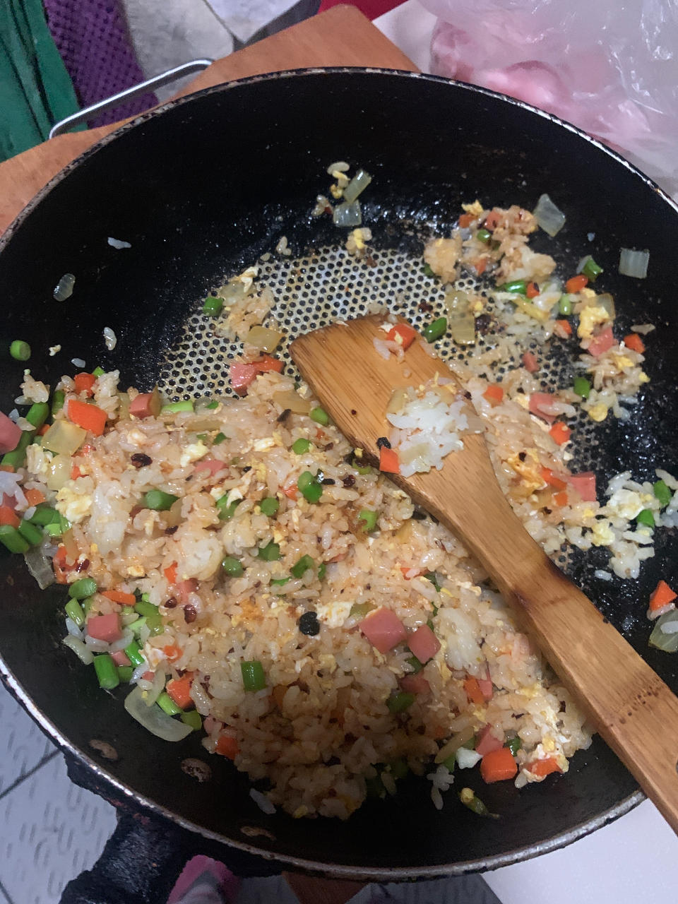 老干妈蛋炒饭(教你如何处理隔夜饭)