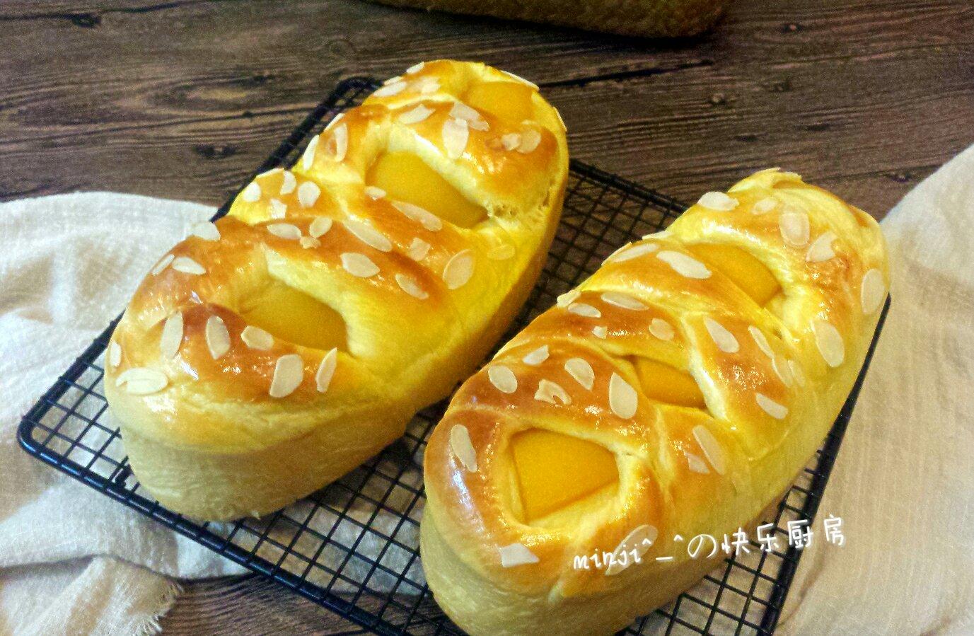 一次性发酵杏仁黄桃面包的做法