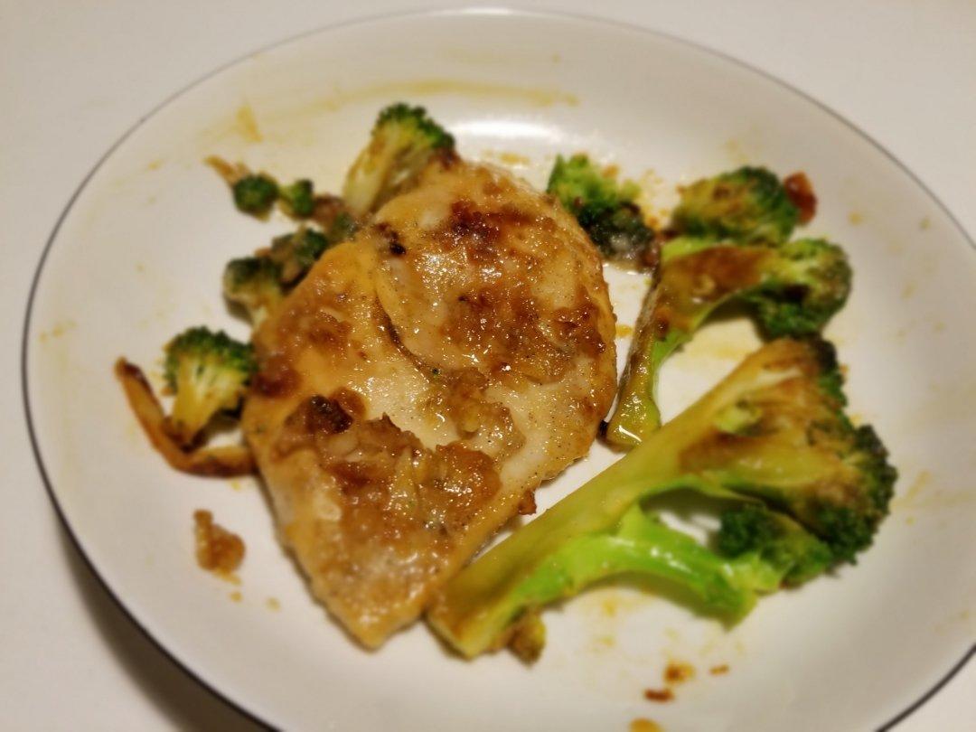 酷炫屌炸天好吃的煎鸡胸肉（香蒜蜂蜜煎鸡胸肉）