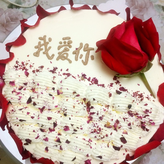 玫瑰花瓣蛋糕