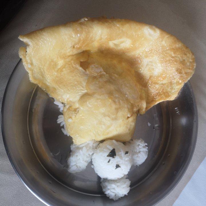 午睡的轻松熊蛋包饭