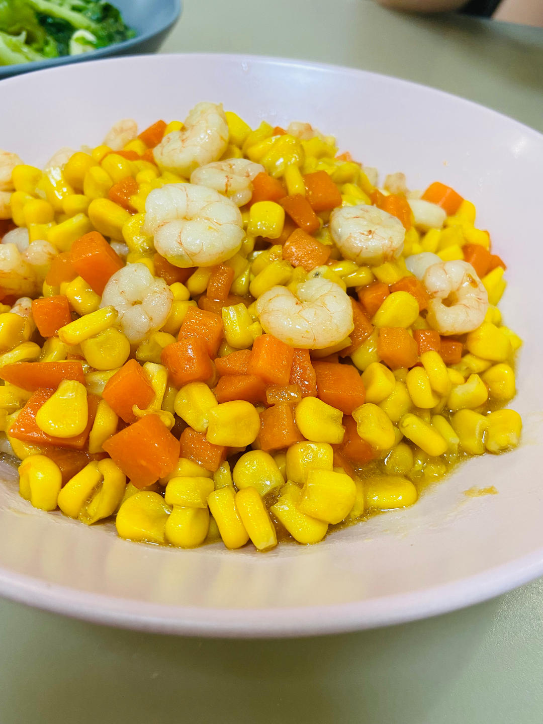 胡萝卜玉米炒虾仁