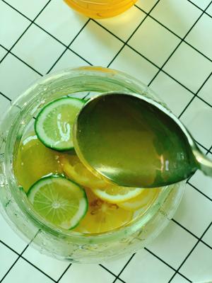 适合冬天喝的热柠檬红茶的做法 步骤6