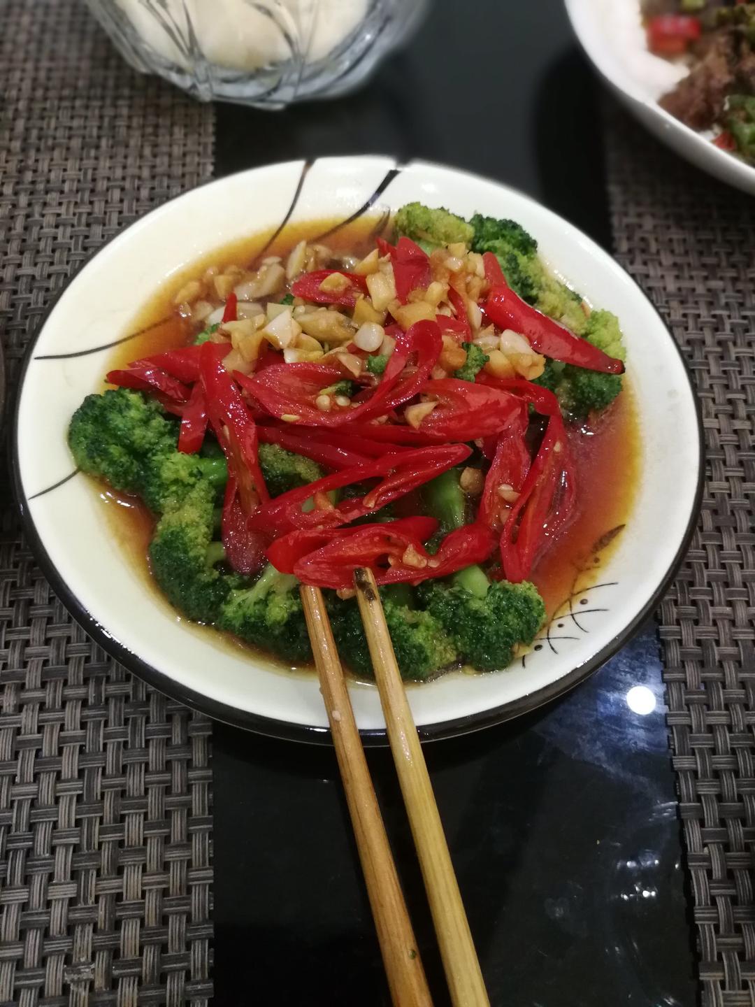 凉拌西兰花-辣的