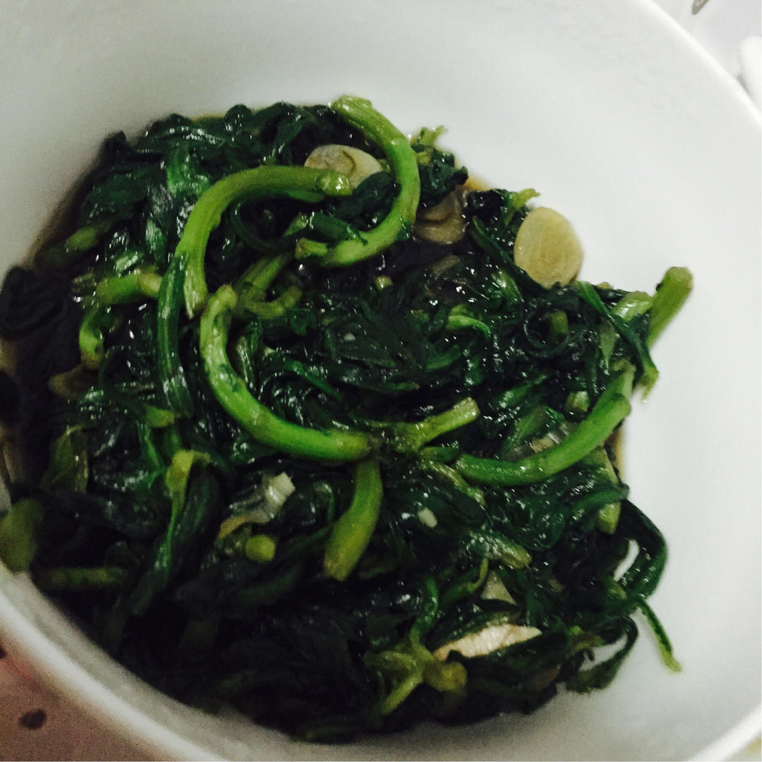 清炒茼蒿