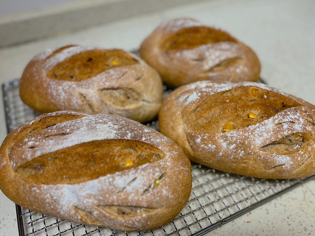 香喷喷的全麦培根面包