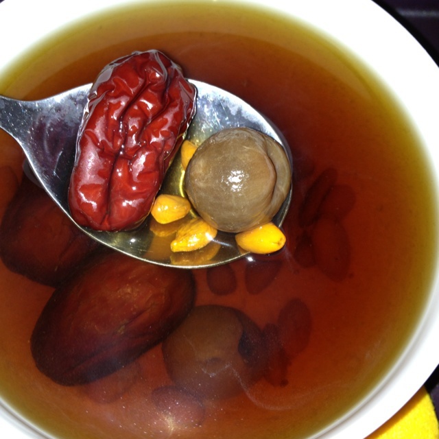 红枣桂圆枸杞红糖水