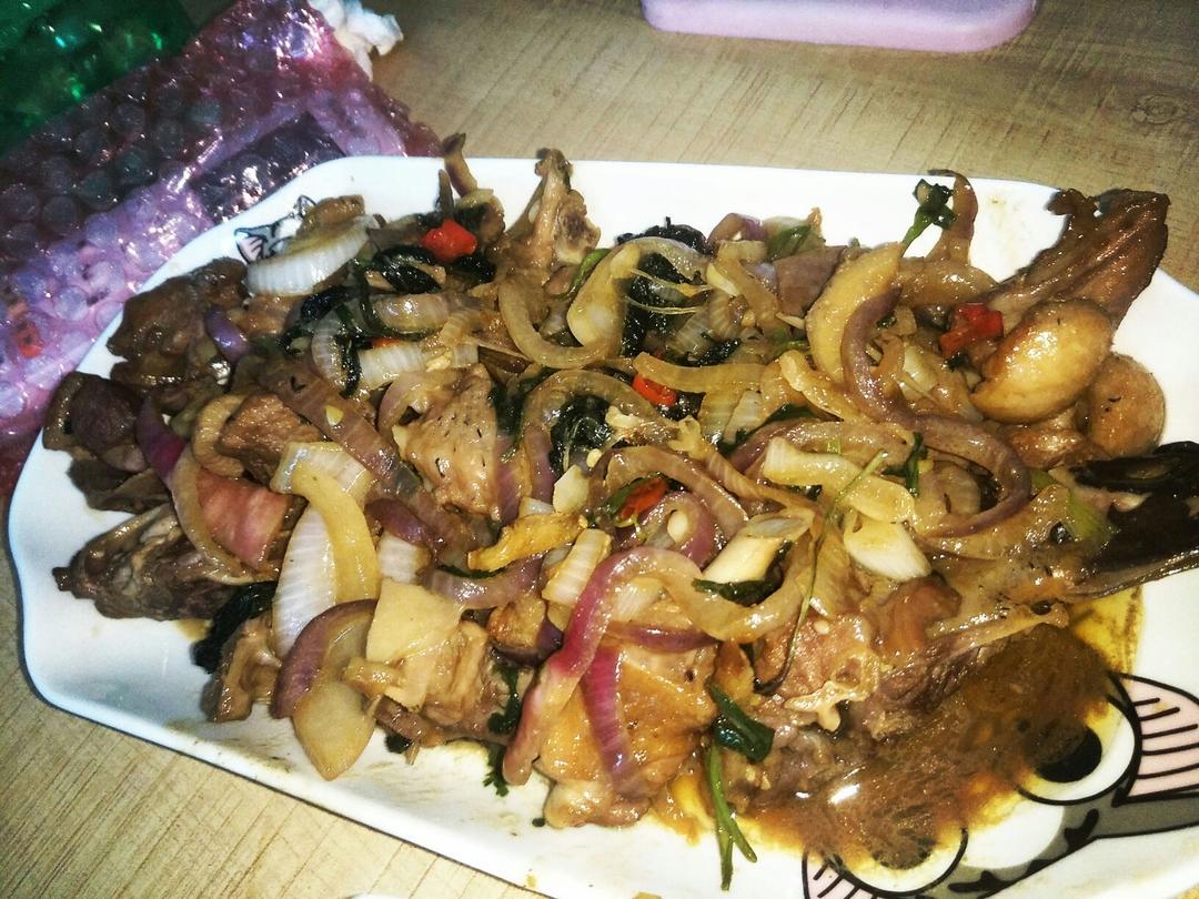 洋葱炒鸭肉