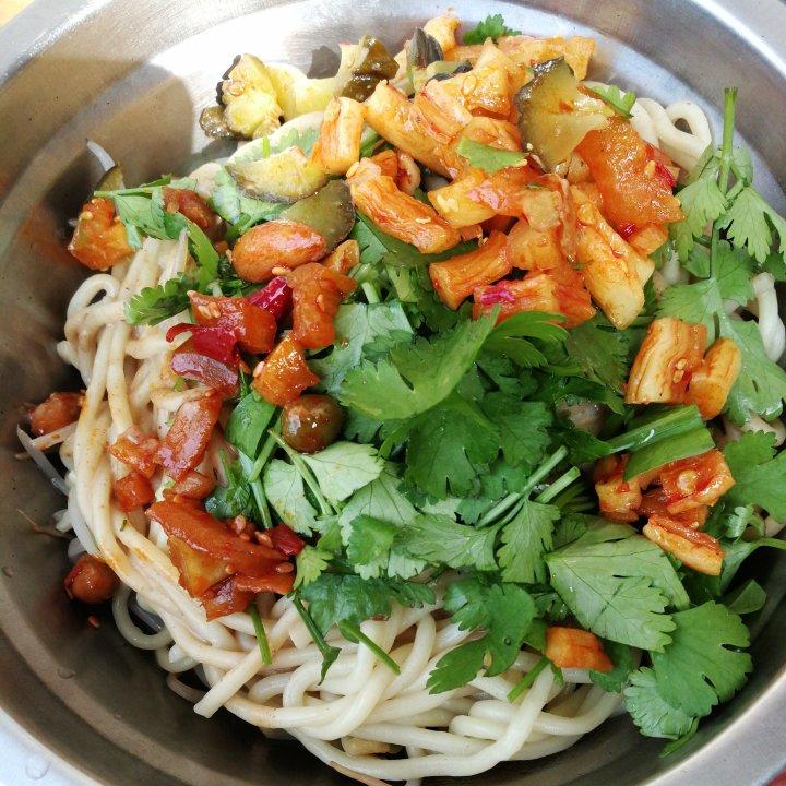 热干面酱汁调法/热干面